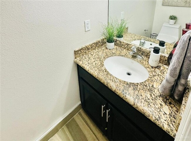 Building Photo - 21 49th St