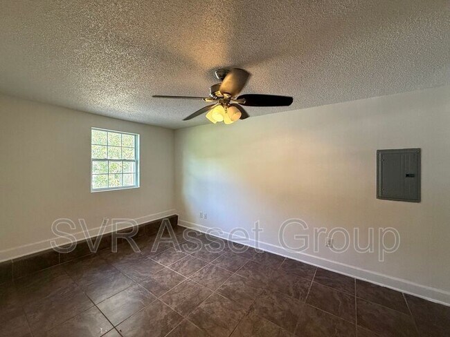 Building Photo - 6204 Terry Parker Dr N