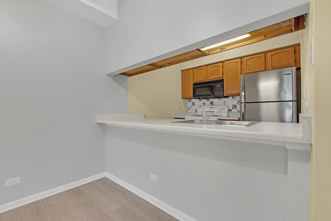 Building Photo - 1126 Regency Dr