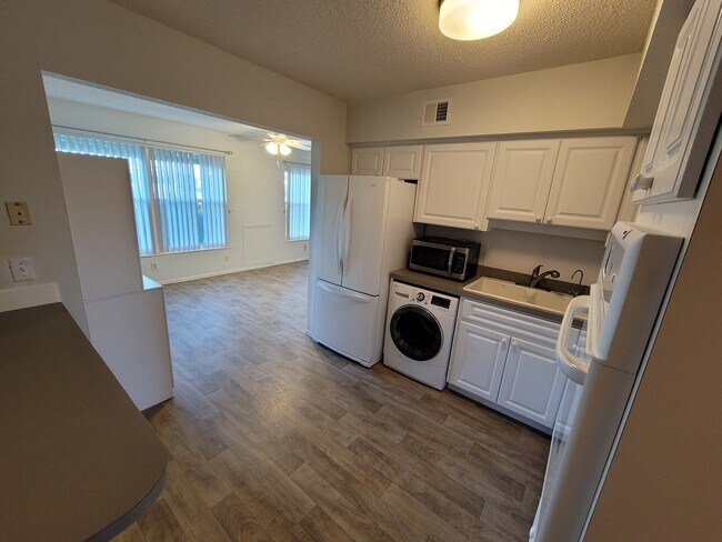 Building Photo - 2363 Israeli Dr