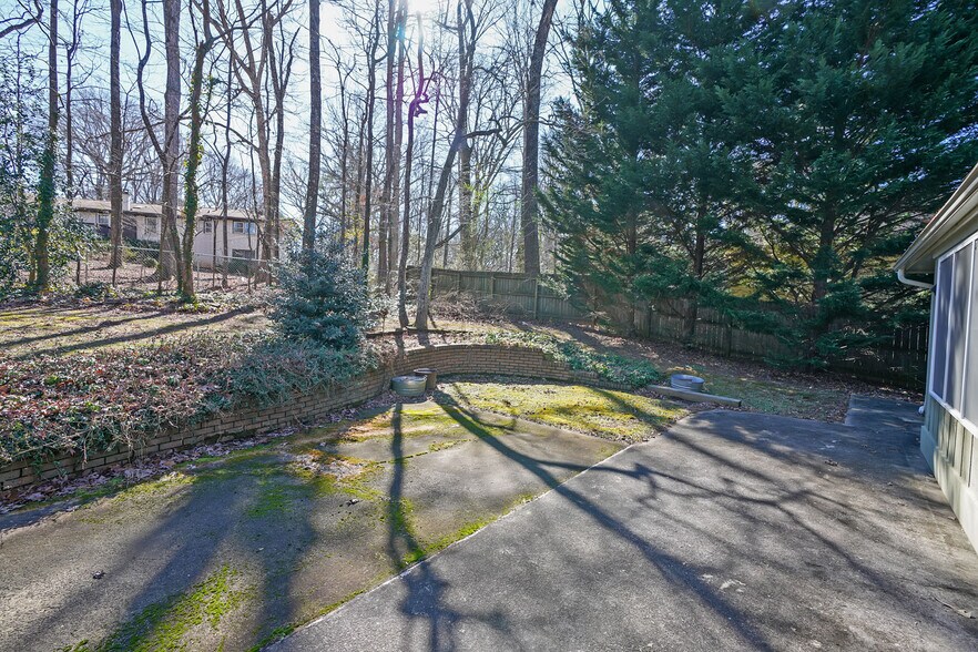 Building Photo - 752 Mountainbrooke Cir