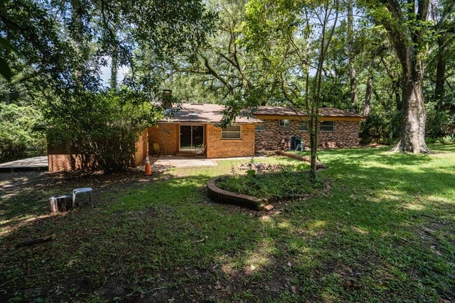 Building Photo - 3BR/2BA Home