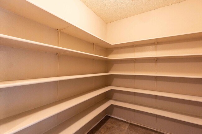 Building Photo - 8423 Parry Path