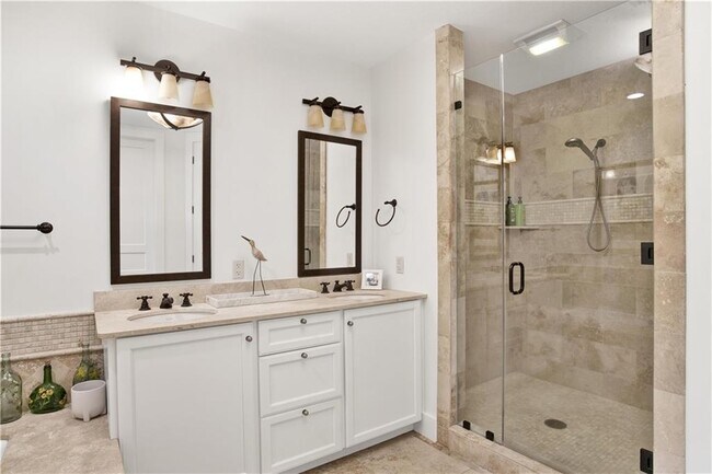 Building Photo - 18269 Colony Dr Dr