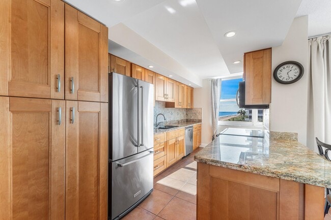 Building Photo - 1200 S Ocean Blvd