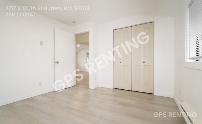 Building Photo - 2717 S 125th St