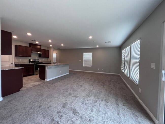 Building Photo - CASA BELLA COMMUNITY 3 BEDROOM 2.5 BATH LO...