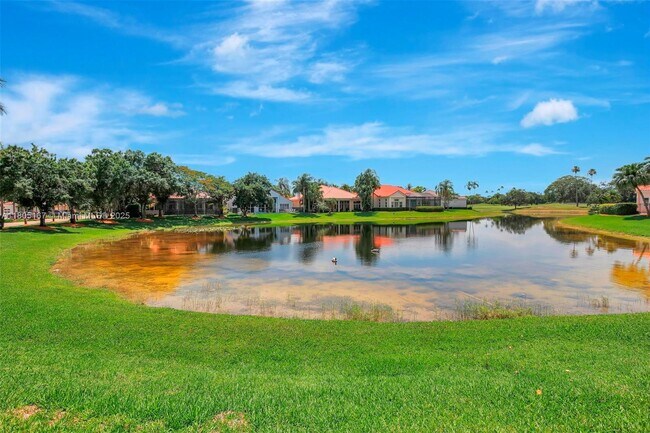 Building Photo - 2651 Oakmont Dr