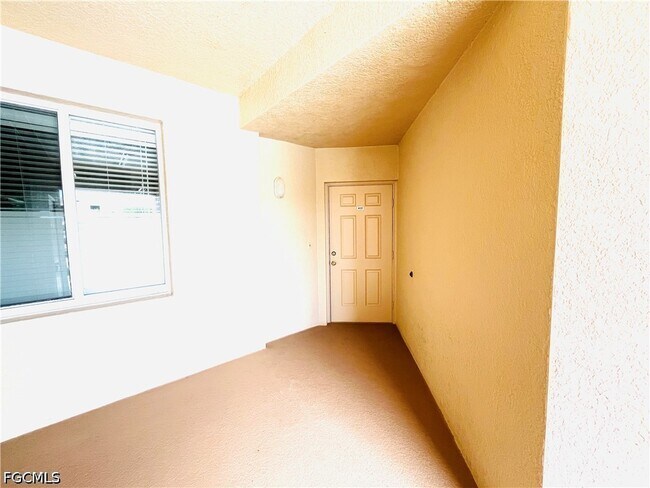Building Photo - 8450 Kingbird Loop