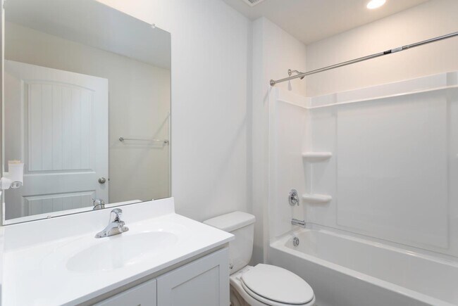 Building Photo - 128 JULIE Ln