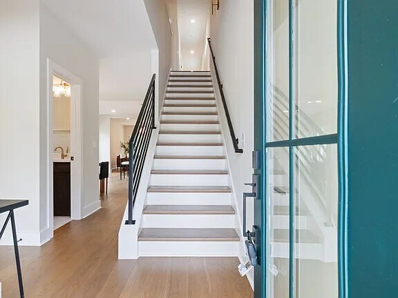 Building Photo - 2130 12th Ave N