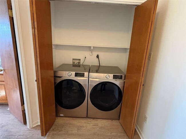 Building Photo - 9201 Simmons Rd