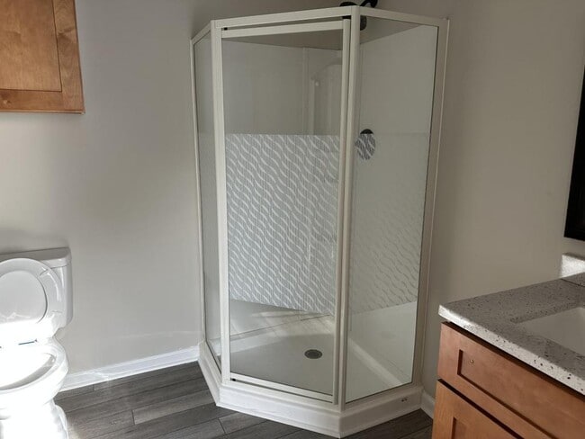 Building Photo - 218 College St