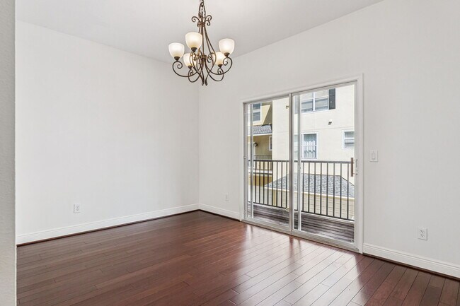 Primary Photo - 11 W Harding St