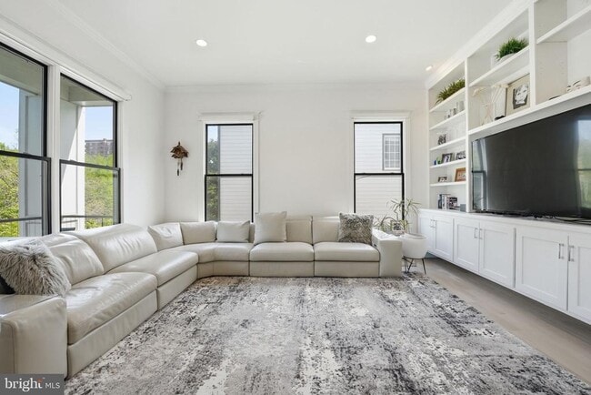 Building Photo - 2504 12th St N