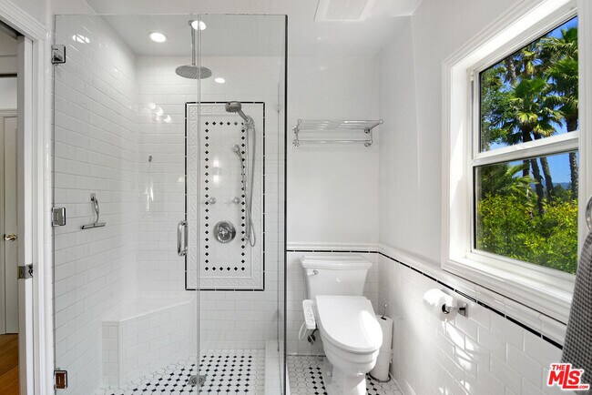 Building Photo - 5020 Dantes View Dr