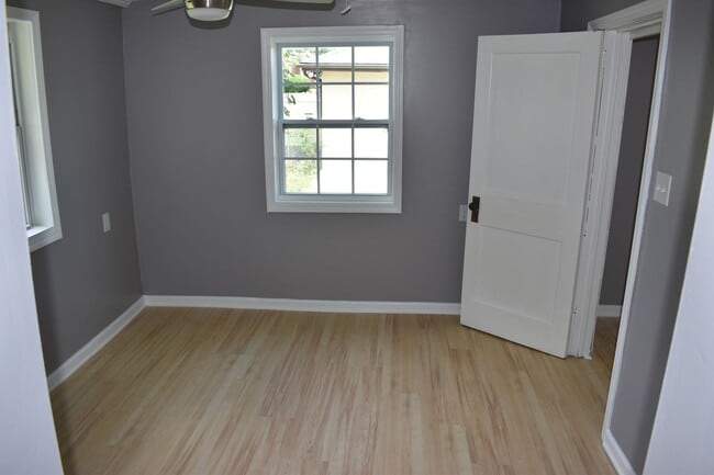 Building Photo - One-Bedroom Apartment