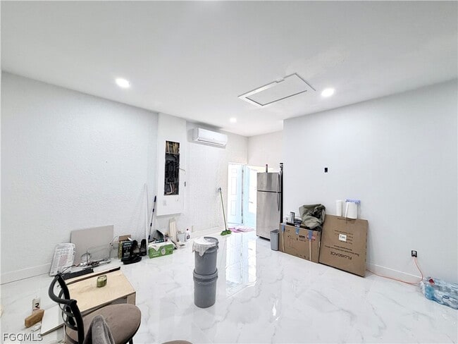 Building Photo - 312 Rosanna Ave