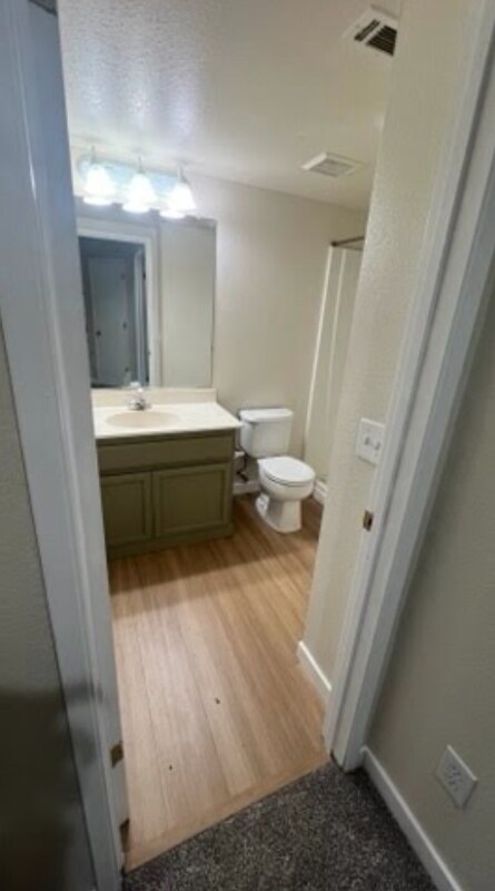 Building Photo - 1465 Venice Cir