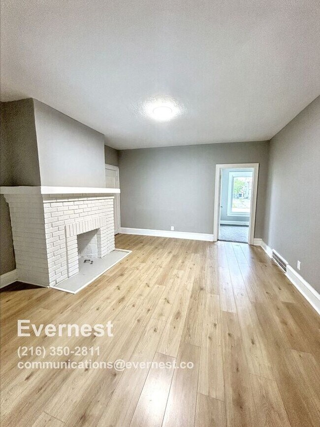 Building Photo - Charming 3-Bedroom Lower Duplex with Firep...