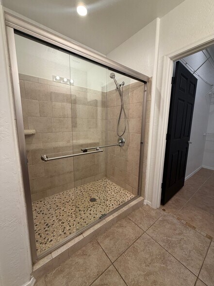 Building Photo - 14575 W Mountain View Blvd