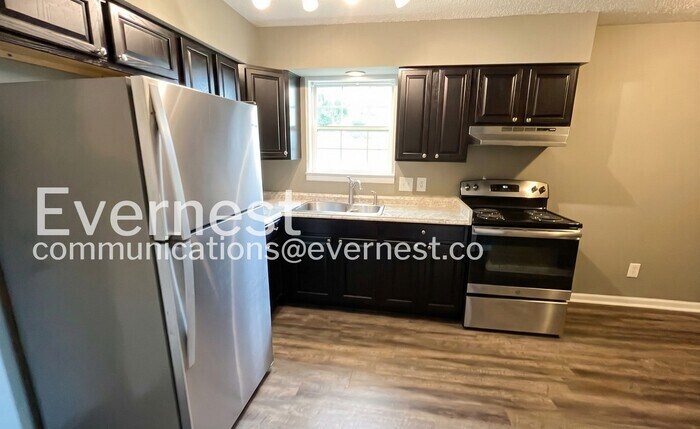 Building Photo - 3340 Roadrunner Trail