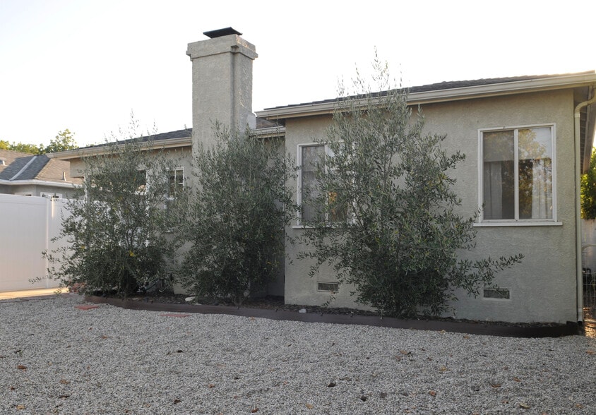 Primary Photo - 4927 Forman Ave