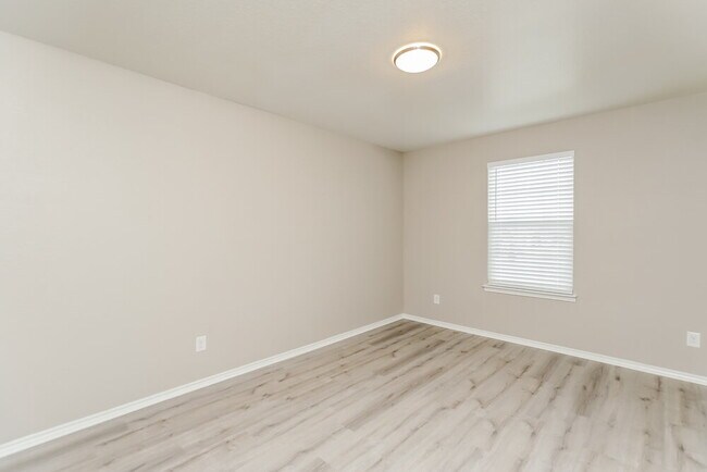 Building Photo - 3903 Goliad Frd