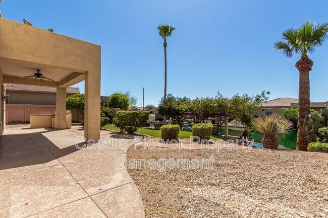 Building Photo - 749 E La Costa Dr