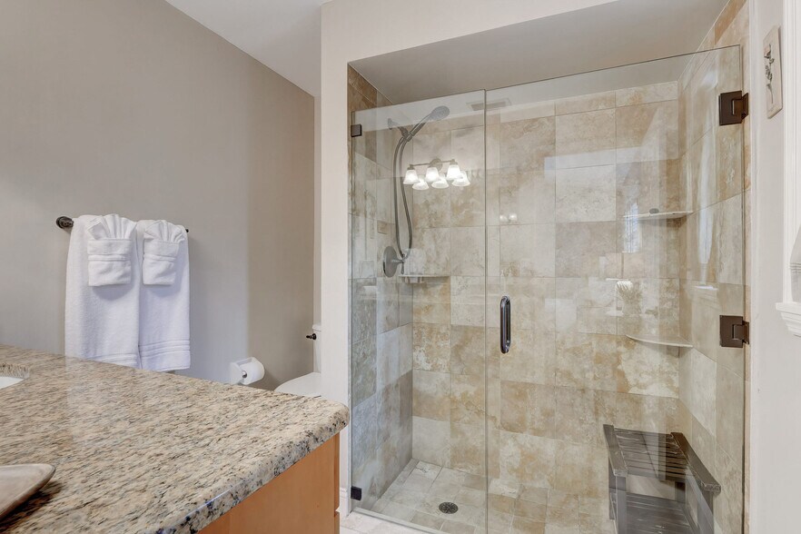 Building Photo - 2548 River Reach Dr