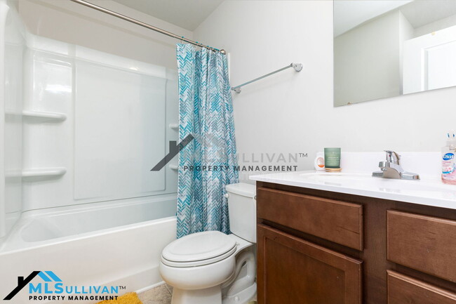 Building Photo - 4005 Lush Grove Dr
