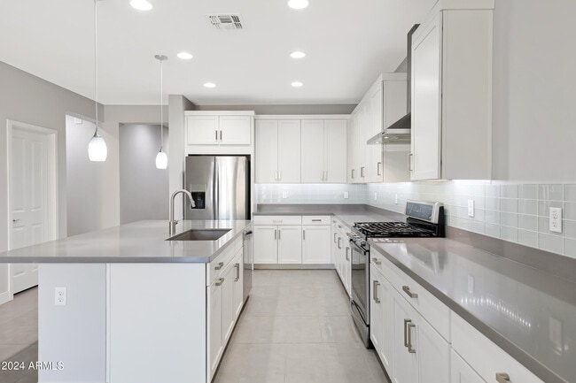 Building Photo - 14396 W Wethersfield Rd