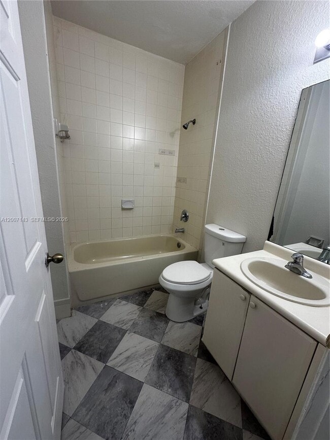 Building Photo - 2912 SE 15th Rd