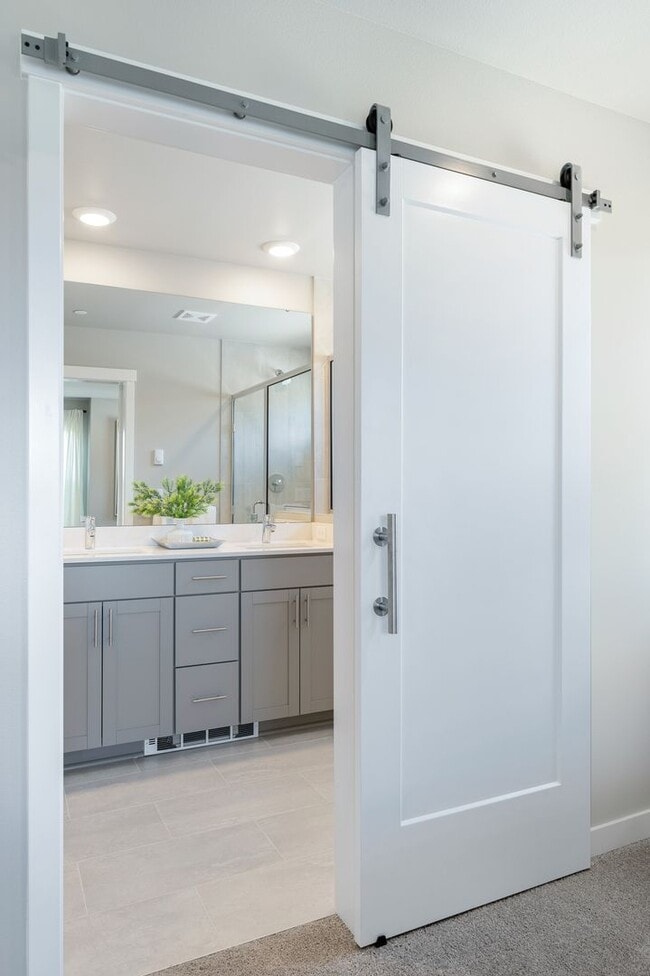 Building Photo - 4 Bed | 3.5 Bathroom | 1840 Sq Ft | $3,400