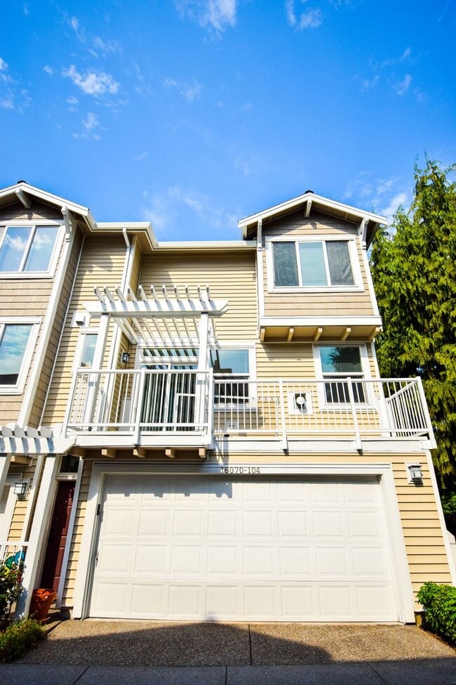 Building Photo - Astounding Condo  End Unit, Garage include...