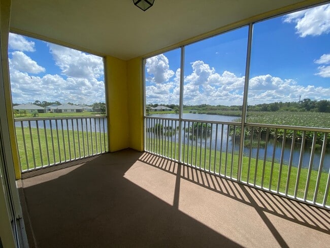 Building Photo - 2140 Heron Lake Dr