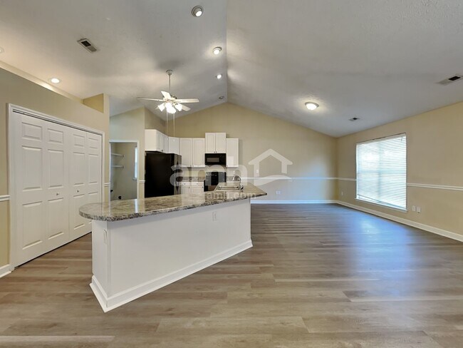 Building Photo - 209 Jones Rd