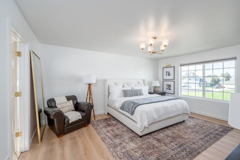 Building Photo - 305 E Inglewood Dr