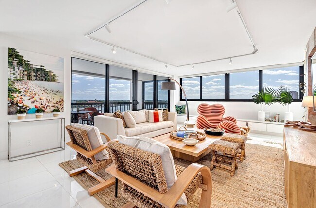 Building Photo - 400 N Flagler Dr