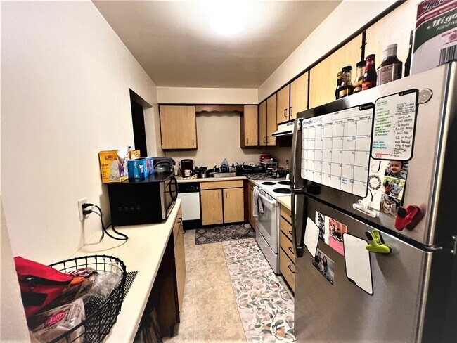 Building Photo - 318 Island Dr