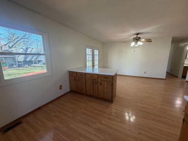 Building Photo - 2310 Blackthorn Dr