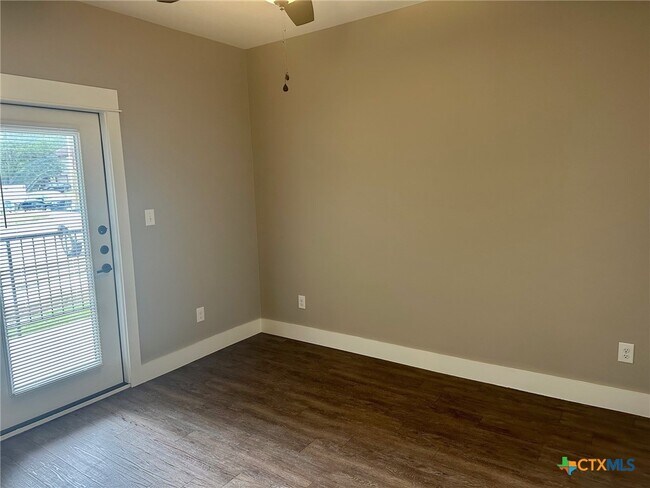 Building Photo - 311 Craddock Ave