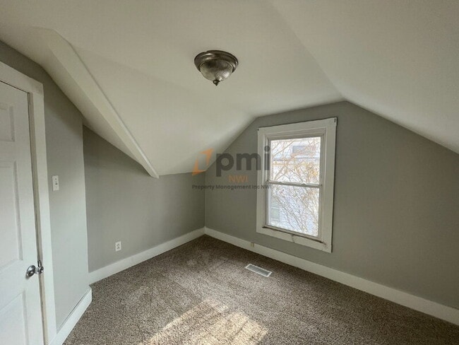 Building Photo - 406 A St