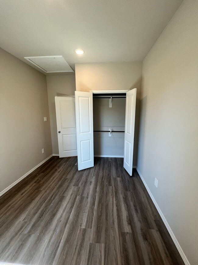 Building Photo - 11606 Vistawood St