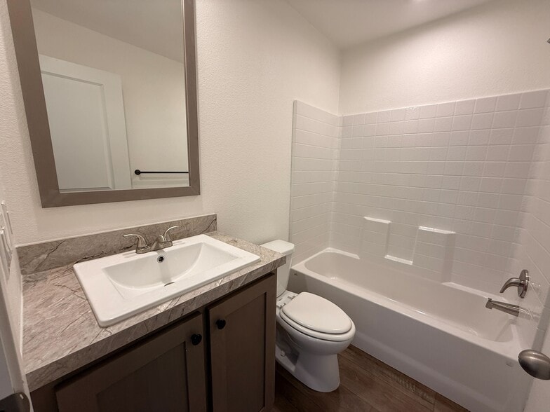 Building Photo - 3601 E Wyoming Ave