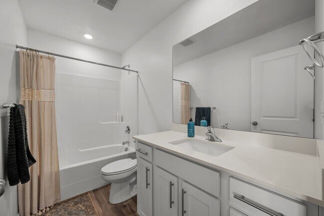 Building Photo - 3477 N Finch Ln