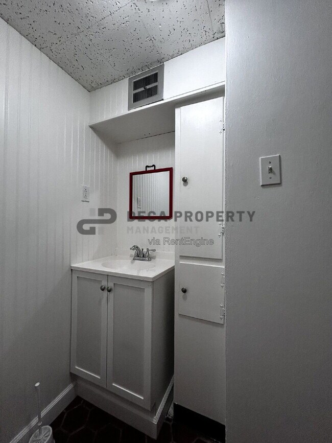 Building Photo - 10922 Juniper Ct