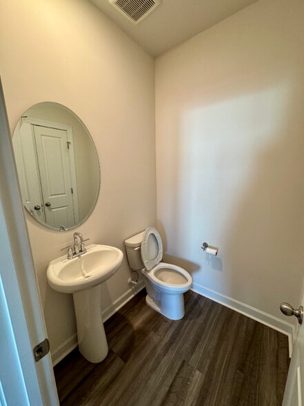 Building Photo - 4047 Armstrong Farm Dr