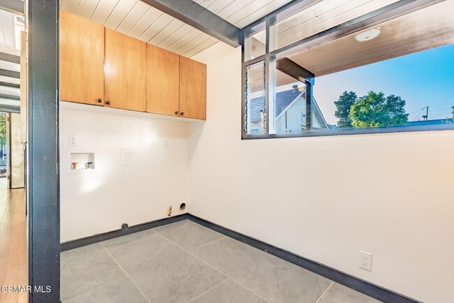 Building Photo - 1411 Ojai Rd
