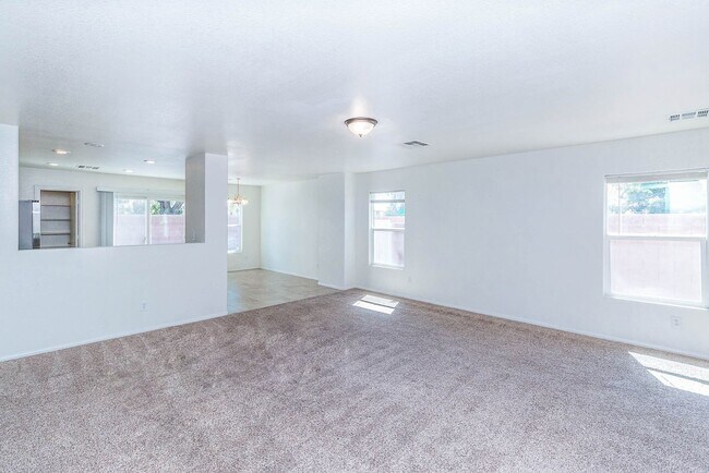 Building Photo - BEAUTIFUL SINGLE-STORY HOME LOCATED IN LAS...
